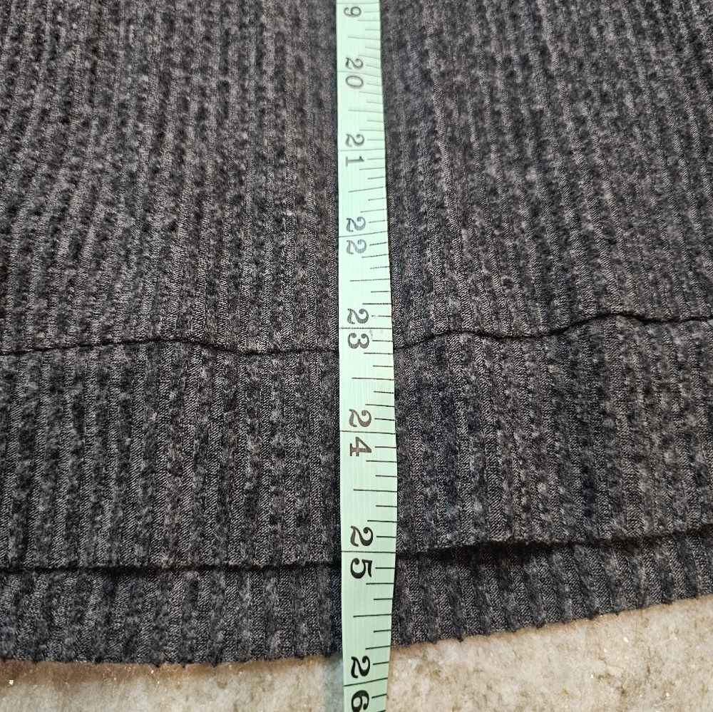 Doe & Rae Gray Ribbed Lace-Up Back Sweater Size Small - Picture 6 of 8